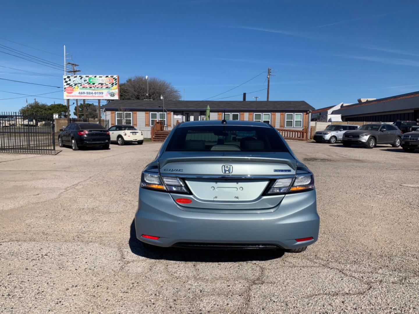 2013 Blue /gray Honda Civic Hybrid (19XFB4F27DE) , AUTOMATIC transmission, located at 1830 North Belt Line Road, Irving, TX, 75061, (469) 524-0199, 32.834373, -96.993584 - Photo#4